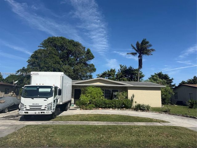 4741 NW 18th St, Lauderhill, FL 33313