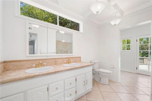 20271 Mobile, Winnetka, CA 91306