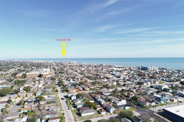 2219 45th Street, Galveston, TX 77550