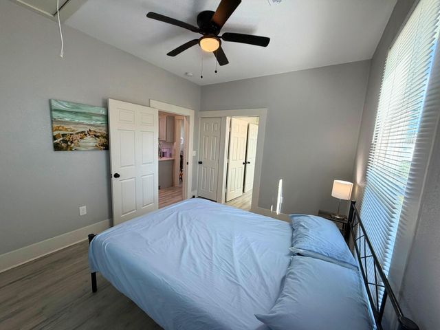 2219 45th Street, Galveston, TX 77550