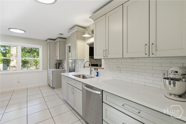 102 E Sagebrush Lane, Savannah, GA 31419