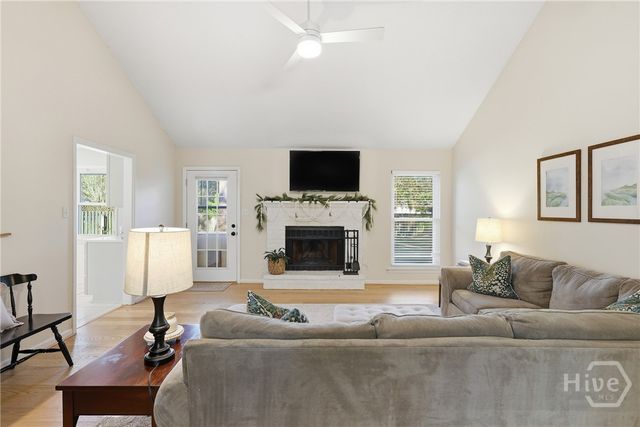 102 E Sagebrush Lane, Savannah, GA 31419