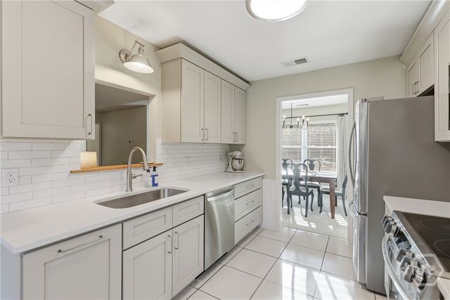 102 E Sagebrush Lane, Savannah, GA 31419