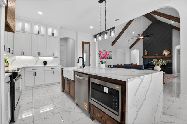 860 Alondrita Street, Celeste, TX 75423