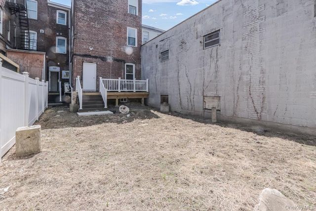 370 Broadway 3, Newburgh, NY 12550