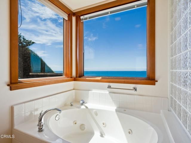 7400 Highway 1, Elk, CA 95432