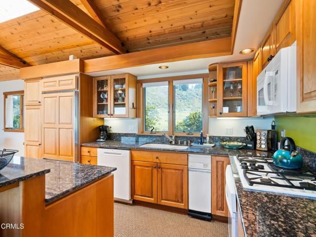 7400 Highway 1, Elk, CA 95432