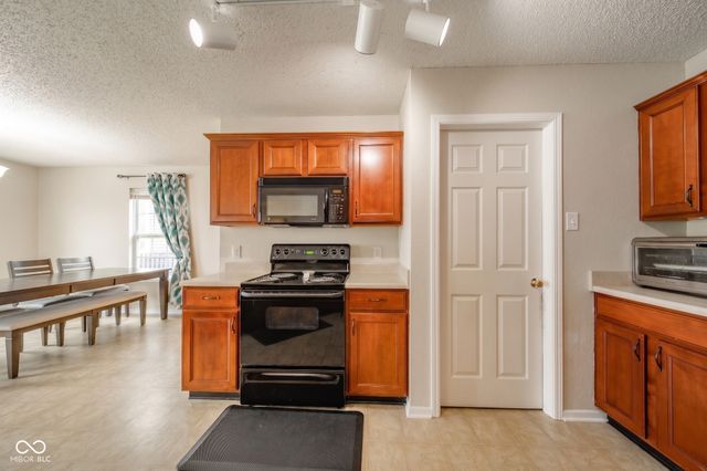 8039 S Evening Drive, Pendleton, IN 46064