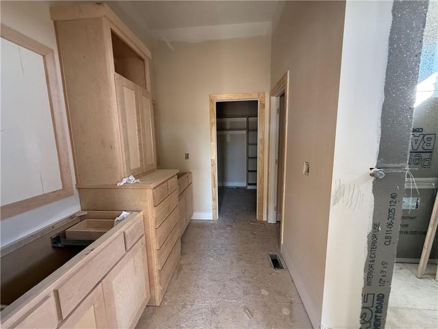 8005 SE Hoot Owl Street, Blue Springs, MO 64014