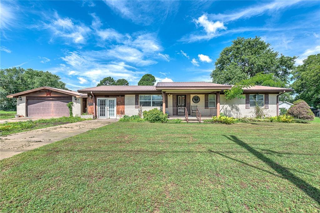 801 SW 2nd Avenue, Gravette, AR 72736