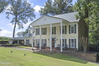 370 Cedar Hills Road, Holly Springs, MS 38635