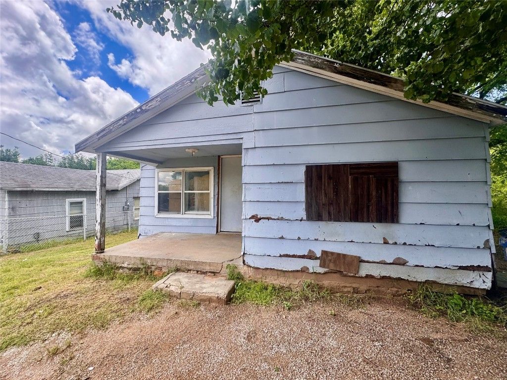 111 N 8th Street, Seminole, OK 74868
