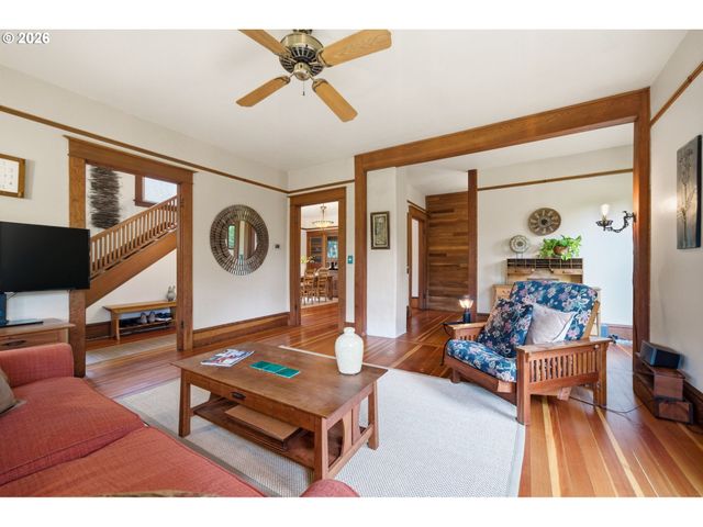 21138 S SOUTH END Rd, Oregon City, OR 97045