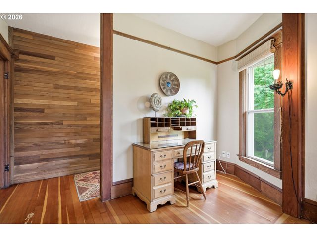 21138 S SOUTH END Rd, Oregon City, OR 97045