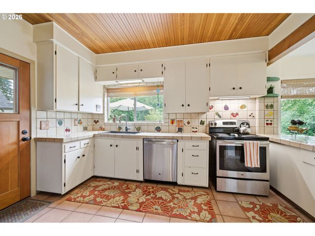 21138 S SOUTH END Rd, Oregon City, OR 97045