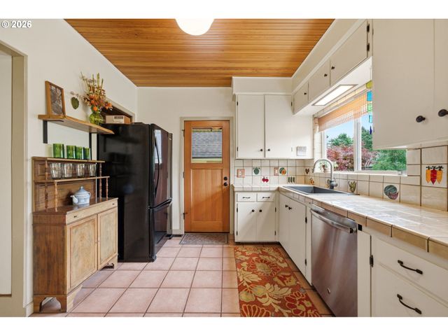 21138 S SOUTH END Rd, Oregon City, OR 97045