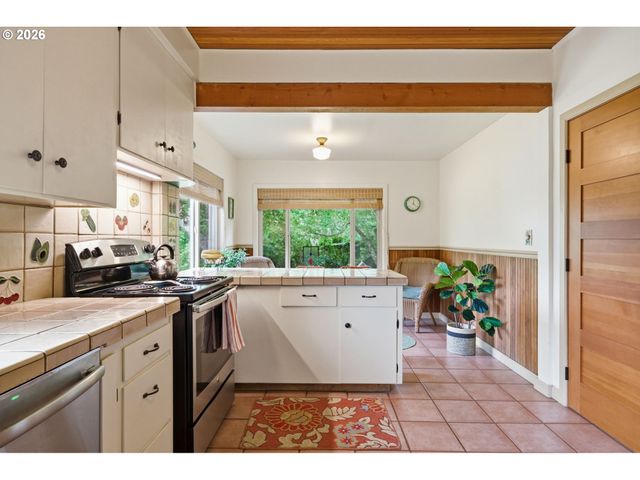 21138 S SOUTH END Rd, Oregon City, OR 97045