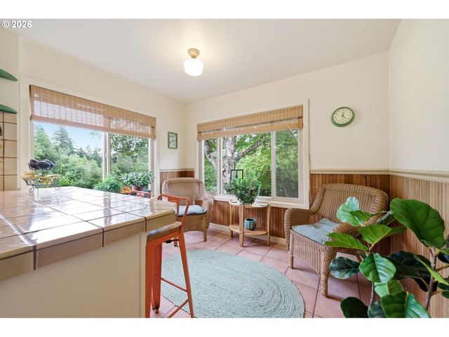 21138 S SOUTH END Rd, Oregon City, OR 97045