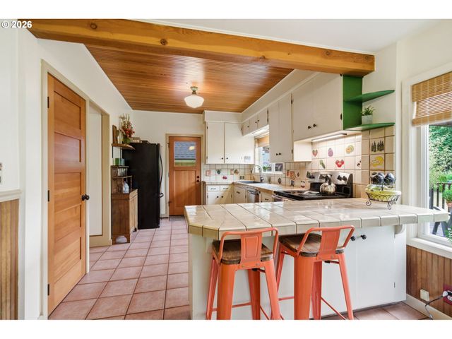 21138 S SOUTH END Rd, Oregon City, OR 97045