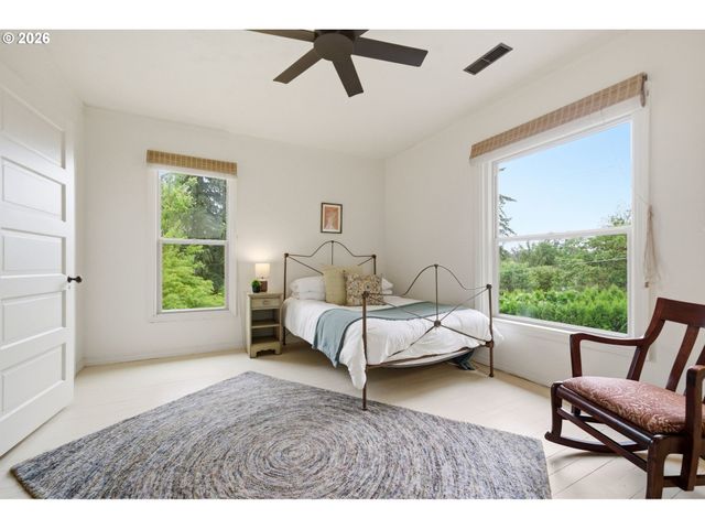 21138 S SOUTH END Rd, Oregon City, OR 97045