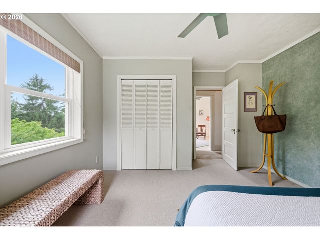 21138 S SOUTH END Rd, Oregon City, OR 97045