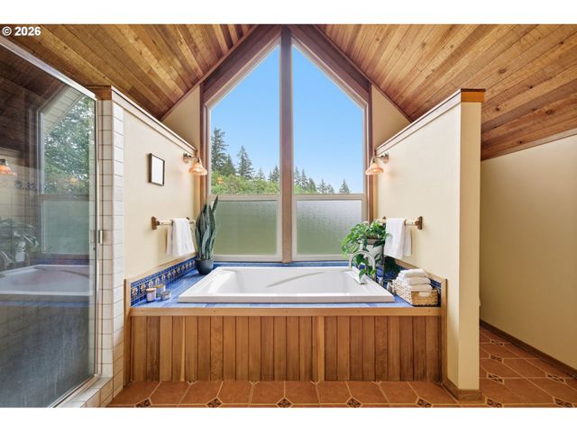 21138 S SOUTH END Rd, Oregon City, OR 97045
