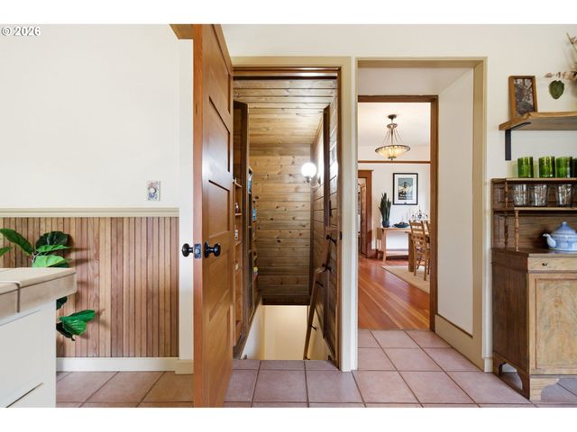21138 S SOUTH END Rd, Oregon City, OR 97045