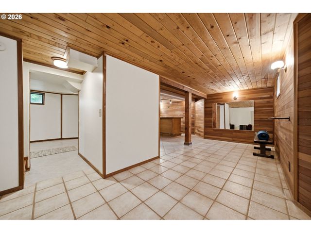 21138 S SOUTH END Rd, Oregon City, OR 97045