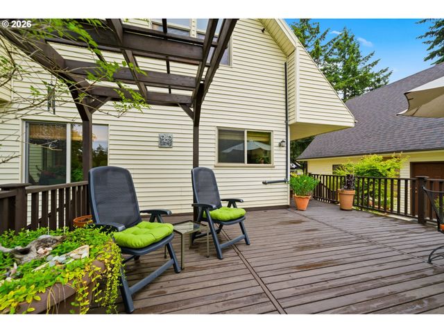 21138 S SOUTH END Rd, Oregon City, OR 97045