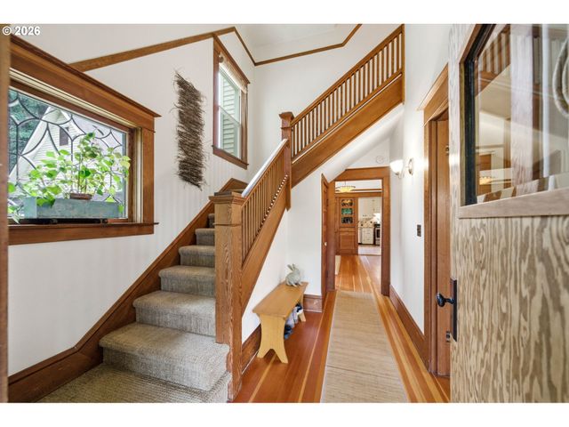 21138 S SOUTH END Rd, Oregon City, OR 97045