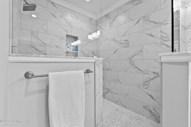 239 Maple Valley Rd, Louisville, KY 40245