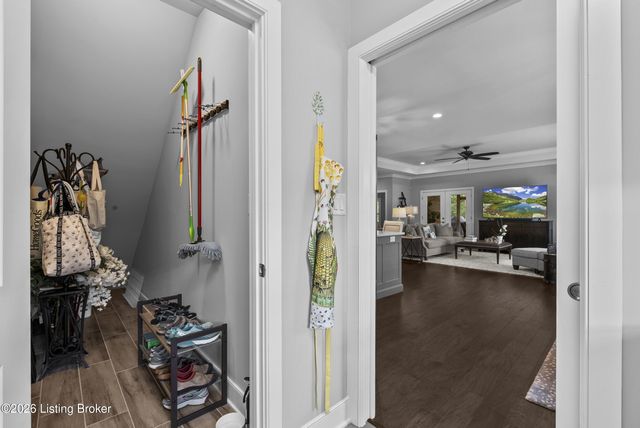 239 Maple Valley Rd, Louisville, KY 40245
