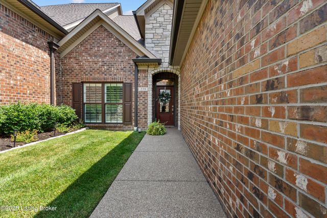 239 Maple Valley Rd, Louisville, KY 40245