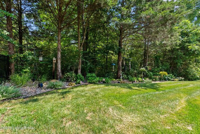 239 Maple Valley Rd, Louisville, KY 40245