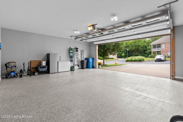 239 Maple Valley Rd, Louisville, KY 40245