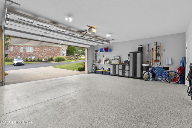 239 Maple Valley Rd, Louisville, KY 40245