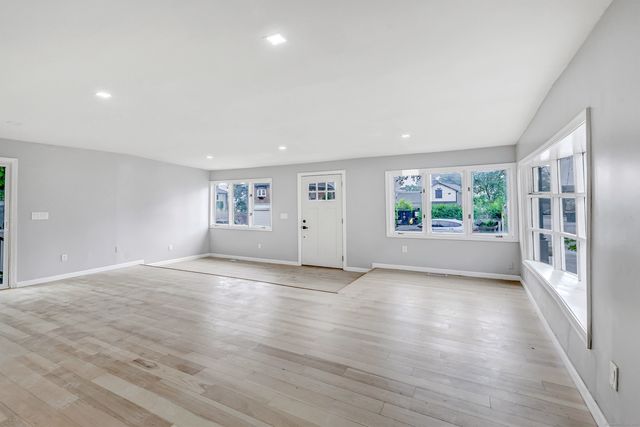 34 2nd Avenue, East Haven, CT 06512