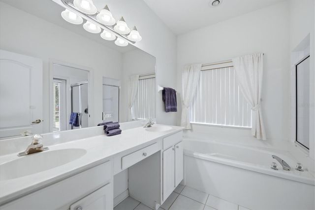 8492 IDLEWOOD COURT, Lakewood Ranch, FL 34202