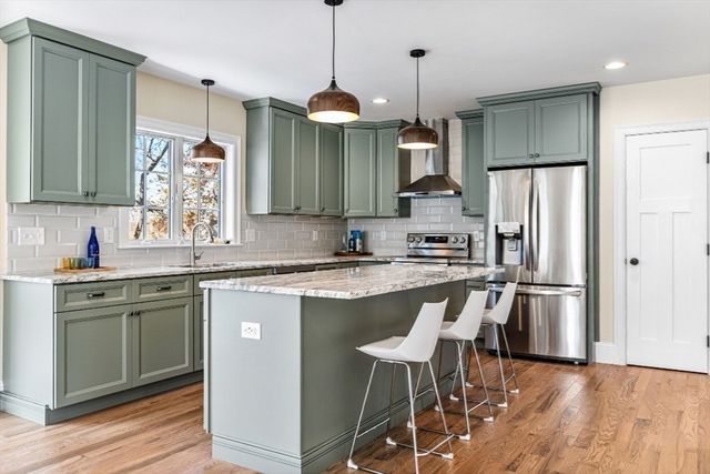 37 Lantern Lane, Braintree, MA 02184