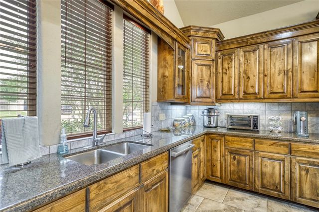 2073 Ravenstone Loop, College Station, TX 77845