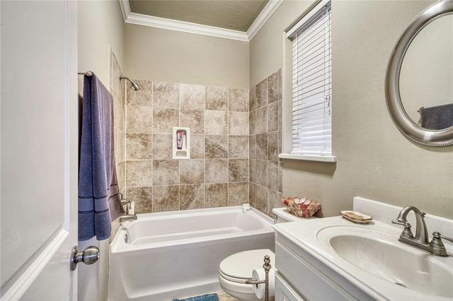 2073 Ravenstone Loop, College Station, TX 77845