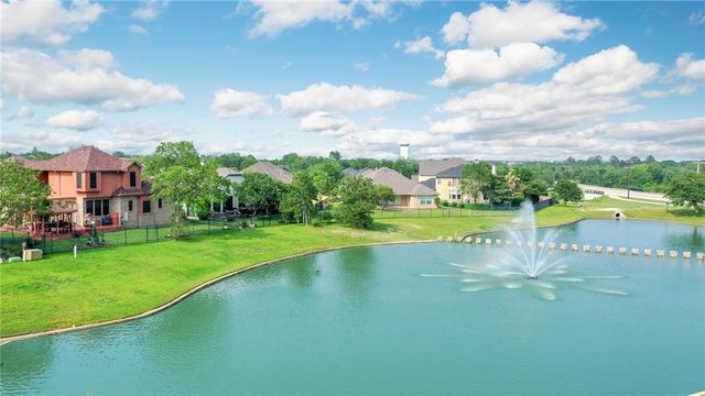 2073 Ravenstone Loop, College Station, TX 77845