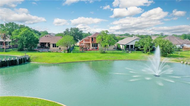 2073 Ravenstone Loop, College Station, TX 77845