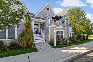 30 Sunflower Way, Plymouth, MA 02360