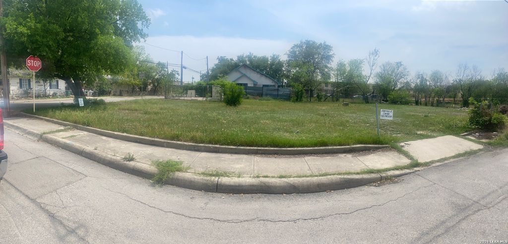 204 Henry, San Antonio, TX 78207