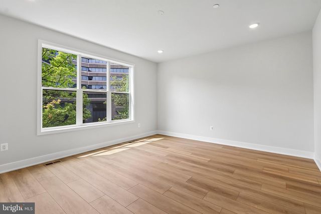 6326 CETUS LN, North Bethesda, MD 20852