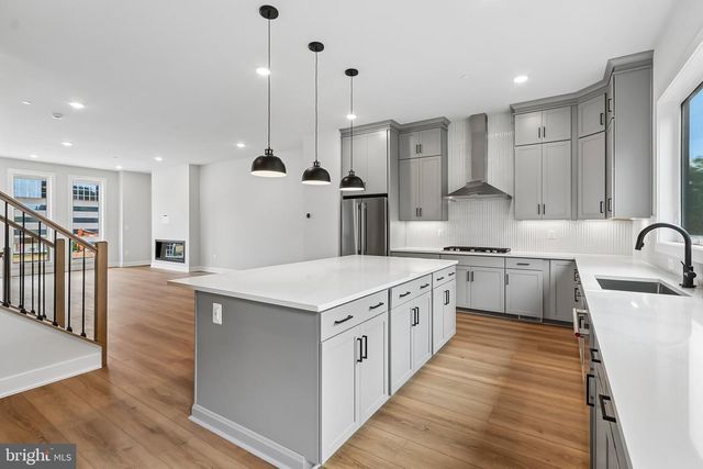 6326 CETUS LN, North Bethesda, MD 20852