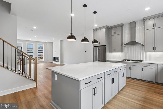 6326 CETUS LN, North Bethesda, MD 20852
