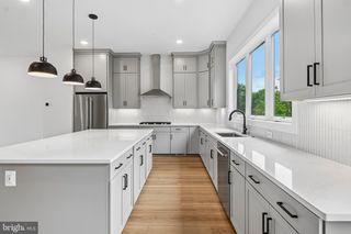 6326 CETUS LN, North Bethesda, MD 20852