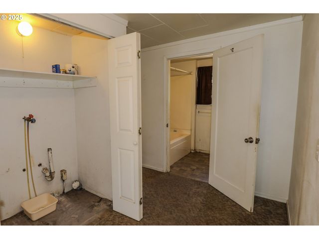 520 W UMPQUA St, Roseburg, OR 97471